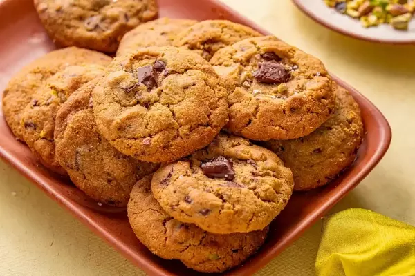 Crafting the Perfect Pistachio Chocolate Chip Cookie