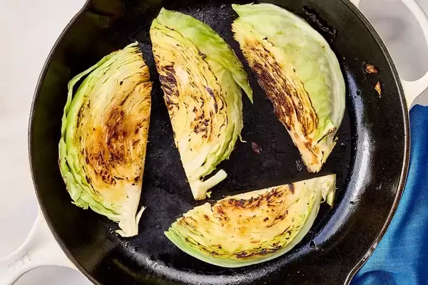 Delectable Spanakopita-Inspired Melted Cabbage