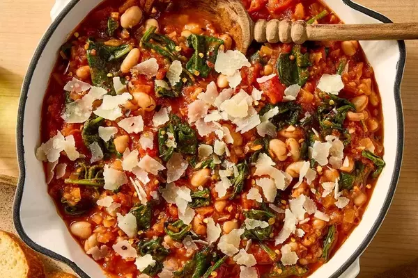 Effortless White Bean Skillet: A Quick & Healthy Weeknight Meal