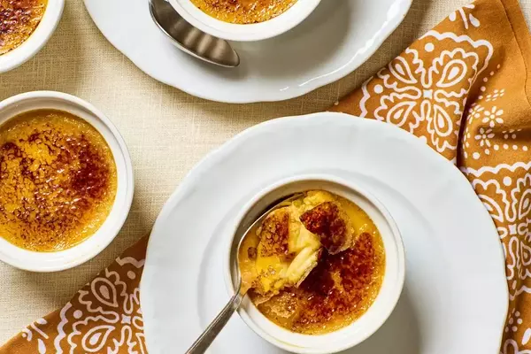 Velvety Pumpkin Crème Brûlée: A Simplified Holiday Dessert