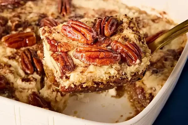 Effortless Pecan Pie Cake: A Simple Yet Indulgent Dessert