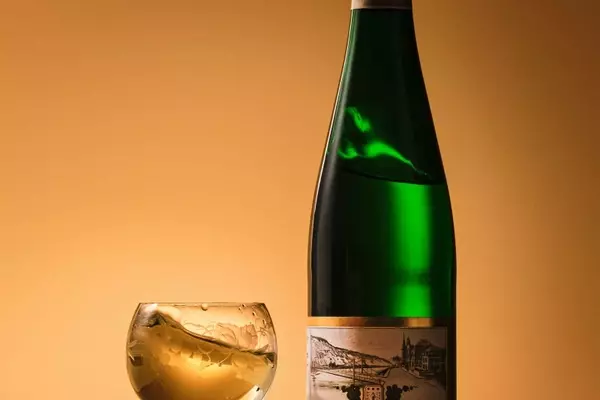 Winter White Wine Essentials: A Guide to Richer Tastes