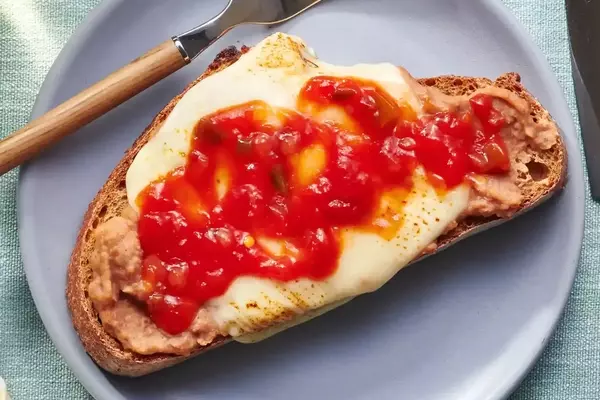 Quick and Nutritious Cheesy Bean Toast: A Breakfast Revelation