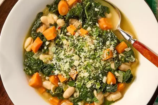 Hearty White Bean and Kale Stew with Lemon and Garlic
