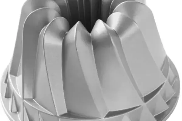 The Art of Kugelhopf: A Timeless European Brioche