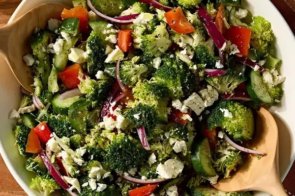 Refreshing Broccoli & Feta Salad: A Quick and Healthy Side Dish