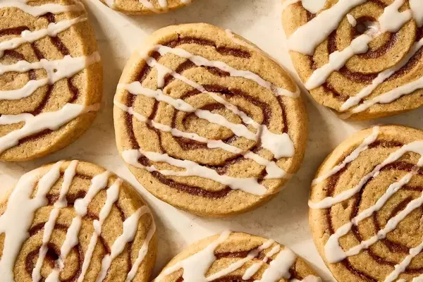 Delectable Cinnamon Roll Cookies: A Fusion of Flavors