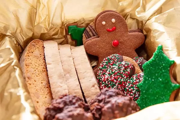 Mastering Holiday Cookie Platters for Extended Enjoyment