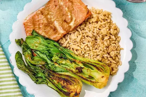 Effortless and Healthy Dinners: 14 Five-Ingredient Recipes for Weight Loss