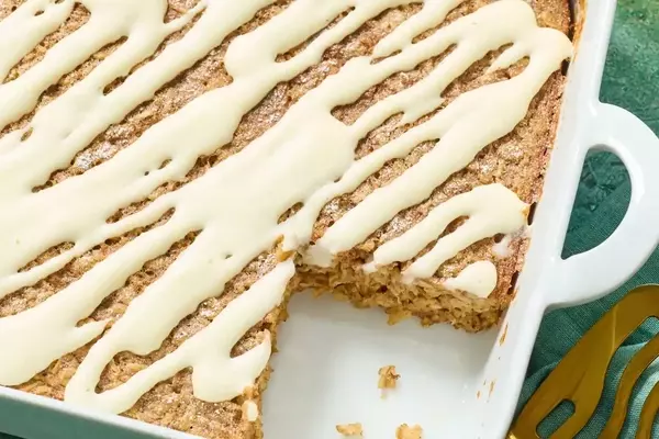 Gingerbread Baked Oats: A Cozy and Nourishing Breakfast Treat
