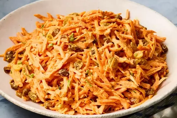 Creamy Carrot Salad: A Quick and Flavorful Side Dish