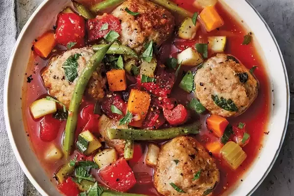 Effortless Slow-Cooker Chicken Meals: A Collection of Flavorful Recipes