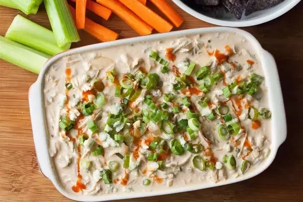 Effortless Buffalo Chicken Dip: A Game Day Essential