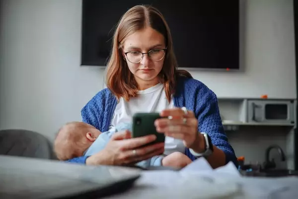 Navigating Birth Stories on Social Media: A Modern Dilemma
