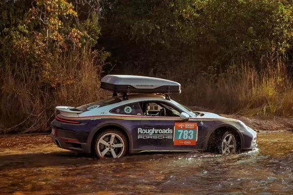 Brazilian Family Conquers Rally dos Sertões in a Porsche 911 Dakar