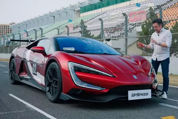 Richard Hammond Experiences the 3,000-HP Yangwang U9 Xtreme and Survives
