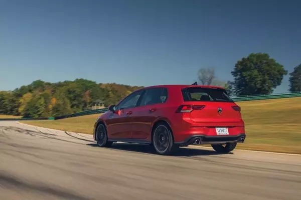 2025 Volkswagen Golf GTI Sets New Track Record at Lightning Lap