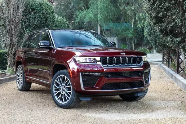 2026 Jeep Grand Cherokee: A Refined Ride with a Powerful New Engine