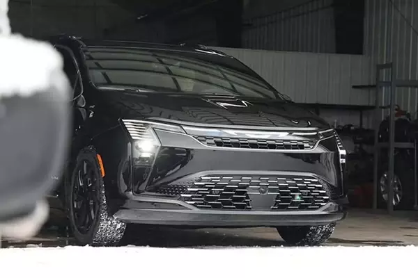 2027 Chrysler Pacifica Facelift Unveiled with Striking New Design