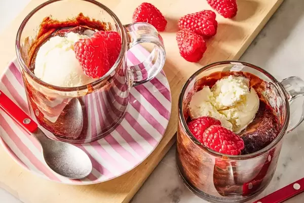 Rapid Raspberry Chocolate Mug Cakes