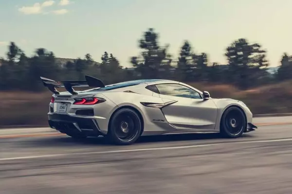 2026 Chevrolet Corvette ZR1X: Unbridled Power and Engineering Excellence