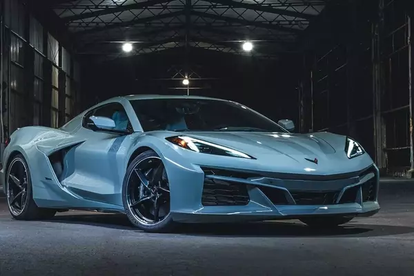2027 Chevrolet Corvette E-Ray: Hybrid Power Meets Iconic Performance