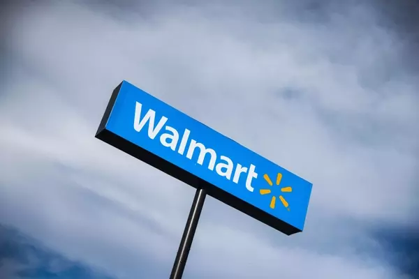 Walmart's Portable 6-Person Folding Bench: Your Go-To for Outdoor Comfort