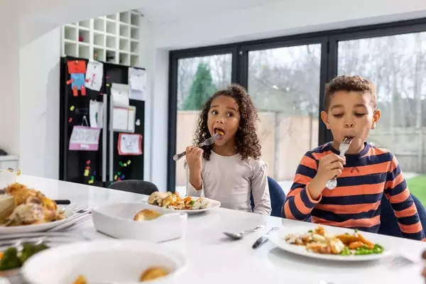 The Benefits of Serving Early Dinners for Families