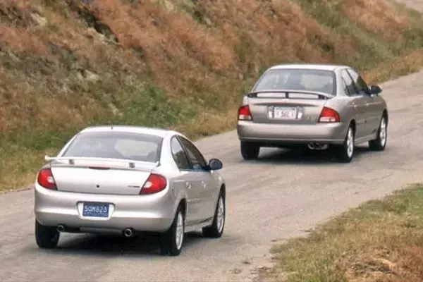 2001 Dodge Neon R/T vs. 2000 Nissan Sentra SE: A Compact Sport Sedan Showdown
