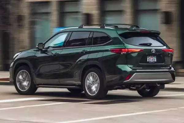 Toyota Recalls Over Half a Million Highlander and Highlander Hybrid SUVs for Seatback Issue