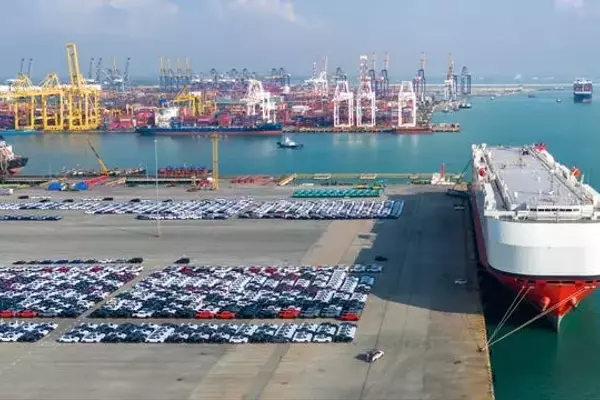 US Tariffs Cost Automakers Billions, Shaking Global Industry