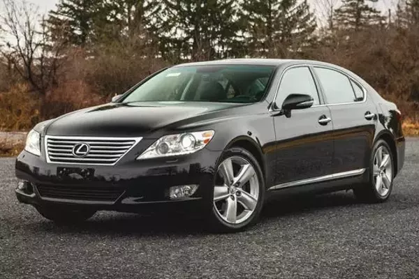 Timeless Elegance: The 2012 Lexus LS460 L on Auction