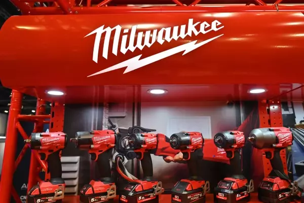 Milwaukee M12 Cordless Ratchet Kit: A Powerful Tool for Mechanics