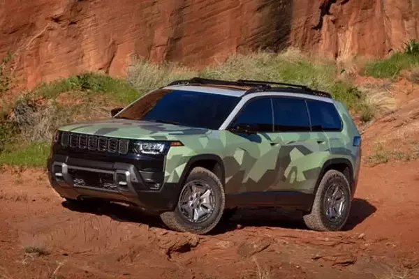 Jeep Unveils New Off-Road Concepts: The Cherokee Upland and Recon Overwatch