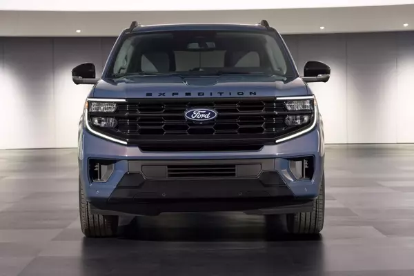 Ford Expedition Celebrates 30 Years with Special Anniversary Package