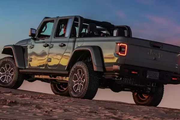 Jeep Gladiator Manual Transmission Expected to Return