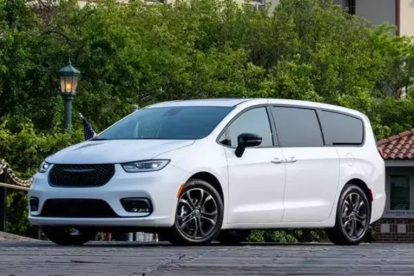 Chrysler Recalls Pacifica and Voyager Minivans for Airbag Issue