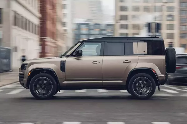 2025 Land Rover Defender OCTA: A High-Performance SUV Review