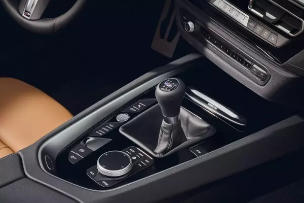 BMW's Continued Commitment to Manual Transmissions Amidst Industry Shift