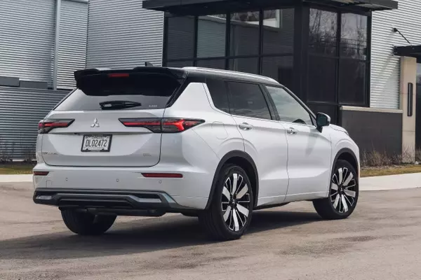2026 Mitsubishi Outlander SEL AWD Review
