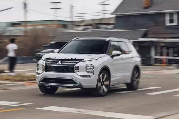 2026 Mitsubishi Outlander SEL Review: A Compromised Compact SUV