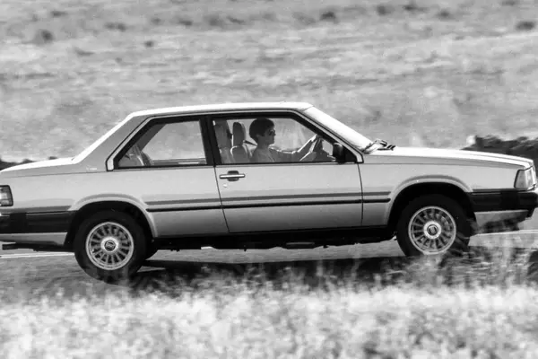 A Retrospective Look at the 1987 Volvo 780: A Luxurious Coupé Reimagined