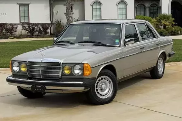 A Timeless Journey: The Enduring Legacy of a Low-Mileage 1985 Mercedes-Benz 300D Turbo