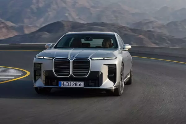 2027 BMW i7: An Electrified Luxury Sedan Unveiled