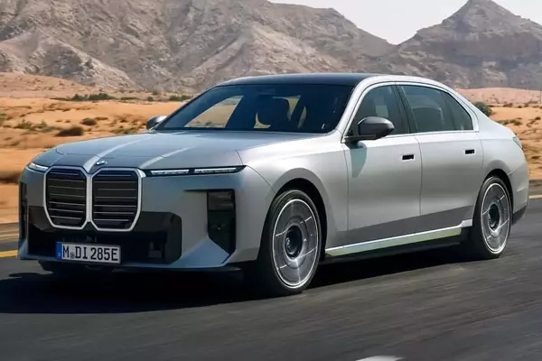 BMW Reaffirms Commitment to Luxury Sedans with the 7 Series Amidst Market Shifts