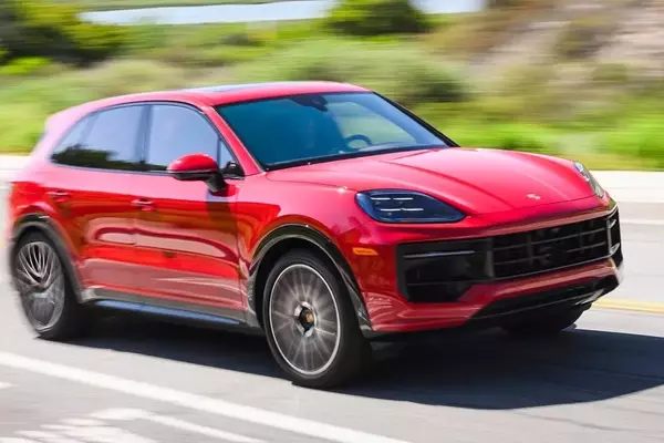 2027 Porsche Cayenne / Cayenne Coupe: Performance, Luxury, and Versatility