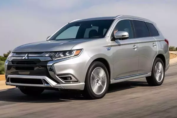 Mitsubishi Expands Recall for Outlander SUV Liftgate Issues