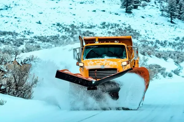 Winter Storm Alert: Heavy Snow and Strong Winds Forecast for Western US