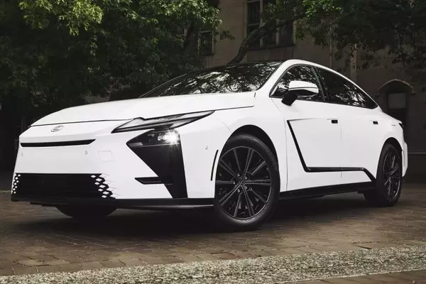 2026 Lexus ES Hybrid: Pricing and June Availability Announced