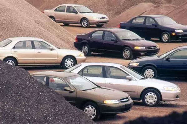 A Look Back at the 1998 Mid-Size Sedan Market